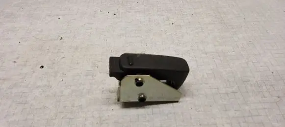 Skoda Octavia Mk2 (1Z) Parcel shelf load cover mount bracket 1Z9867615D