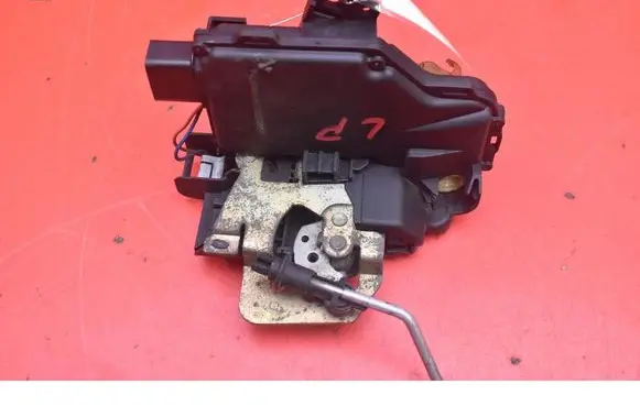 Audi A2 Front door lock 8Z1837015A
