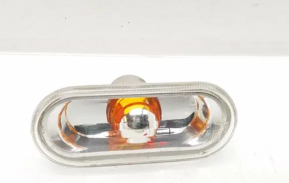 Seat Exeo (3R) Front fender indicator light 6L0949117A