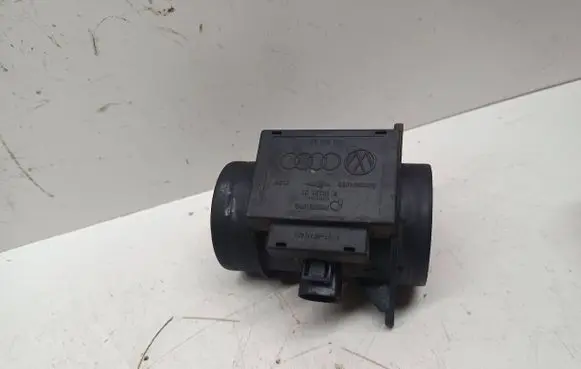 Audi A4 S4 B5 8D Mass air flow meter 71822101 074906461