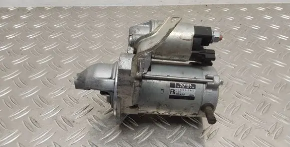 Toyota Yaris Starter motor 281000Y130