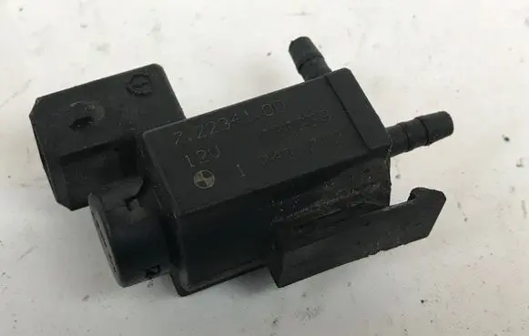 BMW 5 E39 Vacuum valve 1742712 03T289 72234100