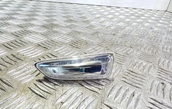 Opel Crossland X Front fender indicator light 13491088 361531665