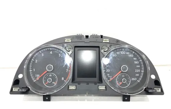 Volkswagen PASSAT B7 Speedometer (instrument cluster) 3AA920870L