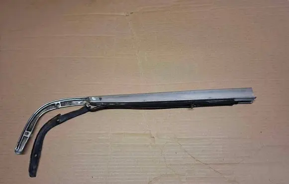 Mercedes-Benz 280 450 W116 Rear/tail light trim molding 