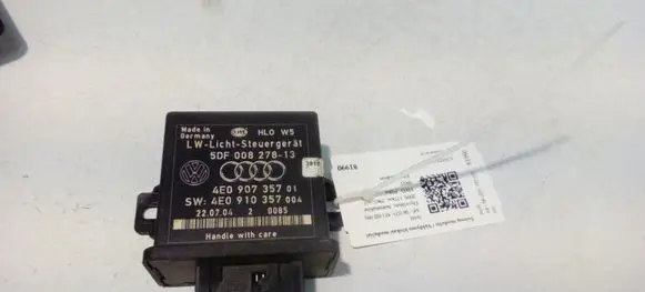 Audi A8 S8 D3 4E Light module LCM 5DF00827813 4E0907357 4E0910357