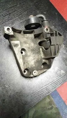BMW 5 E60 E61 Generator/alternator bracket 7786708