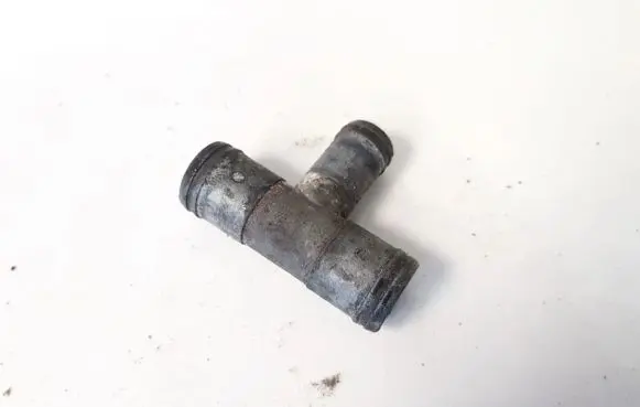BMW 7 E38 Engine coolant pipe/hose