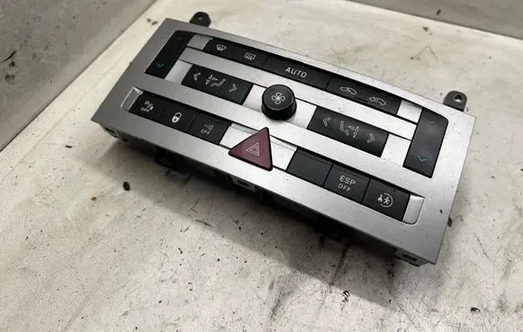 Peugeot 407 Climate control unit 96573322