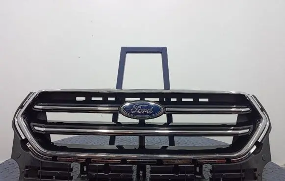 Ford Escape III Front grill GV44-8A164-A