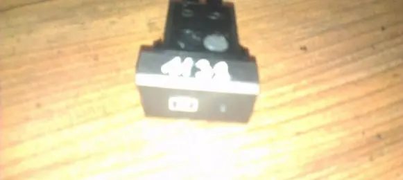 Hyundai Accent Windscreen/window heater switch