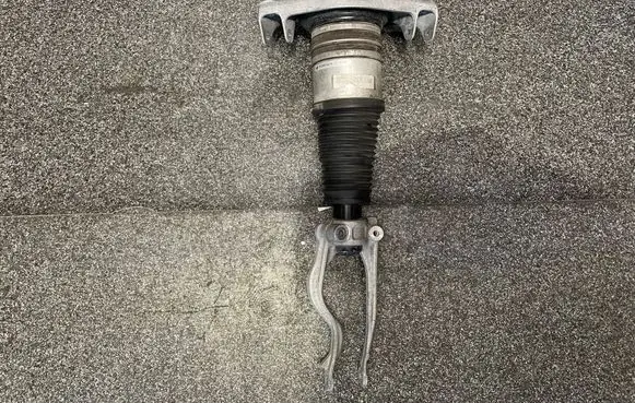 Porsche Macan (95B) Air suspension front shock absorber 95B616039R VCC0147252
