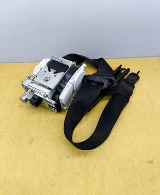 Mercedes-Benz ML W164 Front seatbelt A2518605786 040673