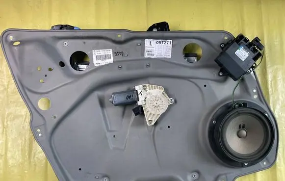 Mercedes-Benz B W245 Sliding door window regulator with motor A1697202979 A1699000500 A1698200202
