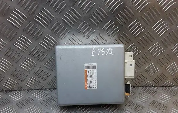 Toyota Avensis T270 Power steering control unit/module 8965005071