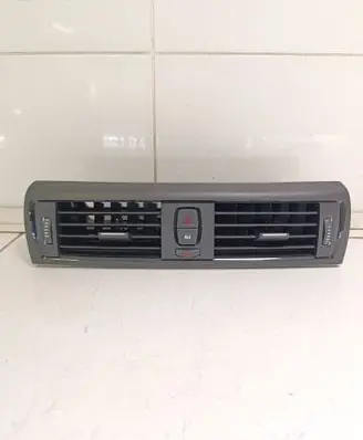 BMW 1 F20 F21 Dash center air vent grill 920711611 507892
