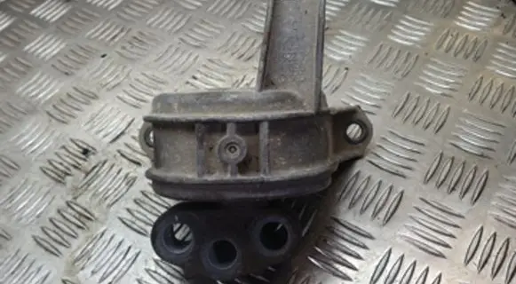 Opel Zafira B Engine mount bracket 90539246 V05630
