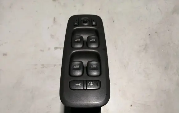 Volvo S60 Electric window control switch 8682836