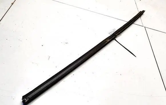 Opel Vectra B Front door glass trim molding 