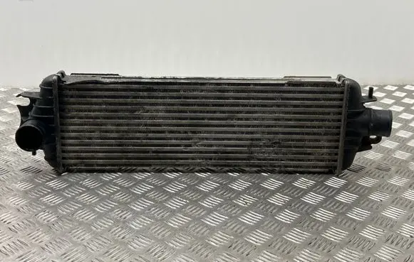Nissan Primastar Intercooler radiator