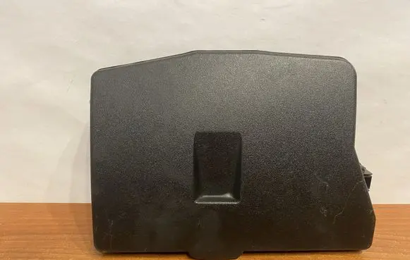 Toyota Avensis T270 Fuse box cover B331 8266205130