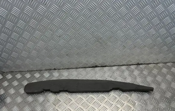 Mitsubishi L200 Fender foam support/seal 