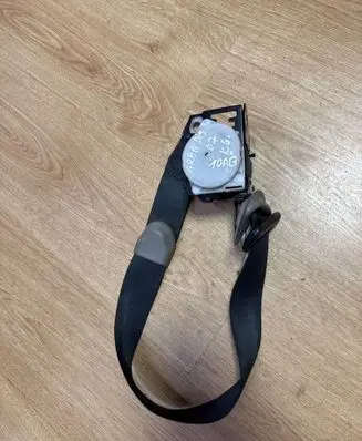 Mitsubishi Grandis Rear seatbelt 0433117