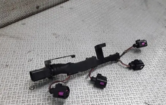 Volkswagen Golf V Fuel injector wires 8D0973834