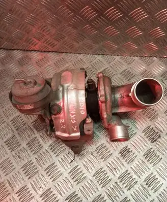Toyota Avensis T270 Turbo 172010R060 09111300939