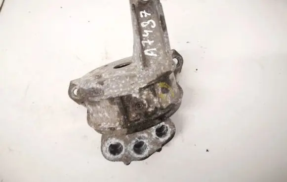 Opel Zafira B Engine mount bracket 24427293