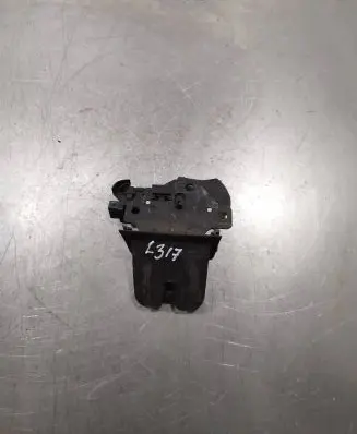 Audi A6 S6 C6 4F Tailgate/trunk/boot lock/catch/latch 8P4827505B