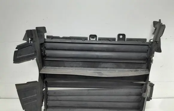Peugeot 2008 II Intercooler air guide/duct channel 9836865380 5877R1001A