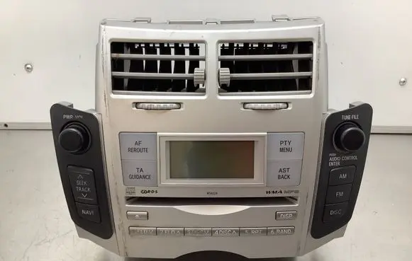 Toyota Yaris Radio/CD/DVD/GPS head unit CFA00076 861200D210 CQTS0570LC