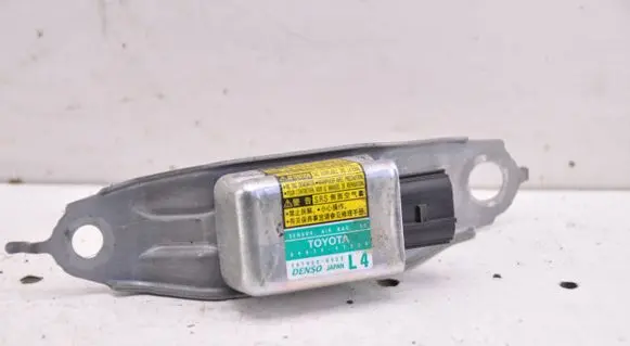 Toyota Prius (XW20) Airbag deployment crash/impact sensor 1879000922 8983447020