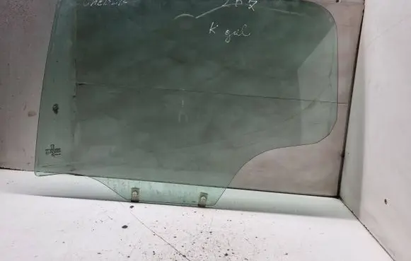 Peugeot 207 Rear door window glass 43R000464 E000189 DOT39AS2M33