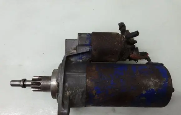Volkswagen PASSAT B4 Starter motor 02A911023