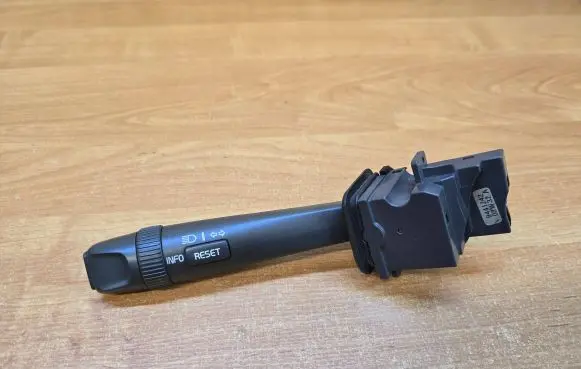 Volvo V70 Indicator stalk 9441242 02W32A
