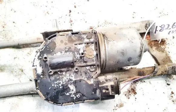 Skoda Octavia Mk2 (1Z) Wiper motor 0390241754 1137328142