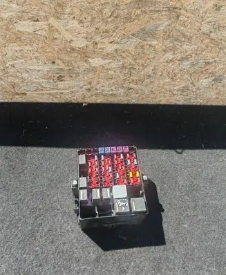 Ford B-MAX Fuse module AV1T14A005EA