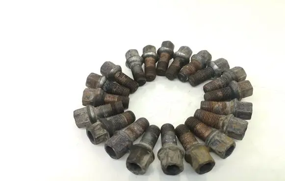 Volkswagen PASSAT B6 Nuts/bolts 