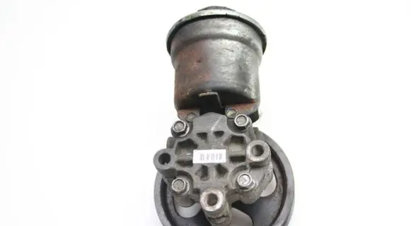 Toyota Avensis T250 Power steering pump 12180