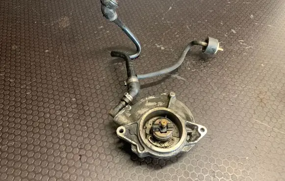Audi A5 8T 8F Vacuum pump