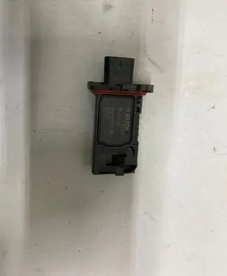 BMW 5 G30 G31 Mass air flow meter 8605565 0280218324 5201632