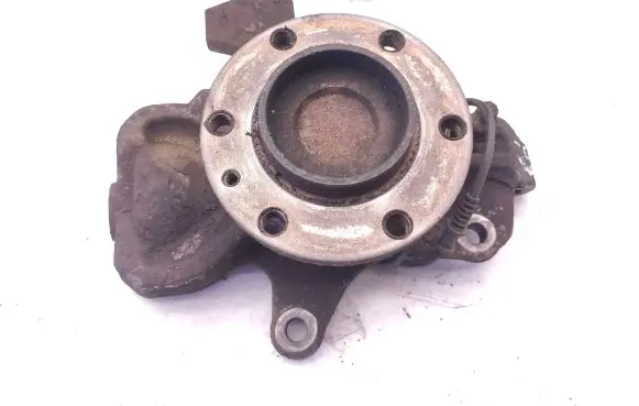 Mercedes-Benz Sprinter W906 Front wheel hub A906332 A9065400317