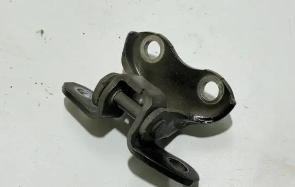 Toyota Highlander XU70 Front door lower hinge