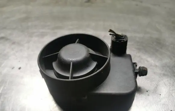 Volvo V50 Alarm system siren 8696043