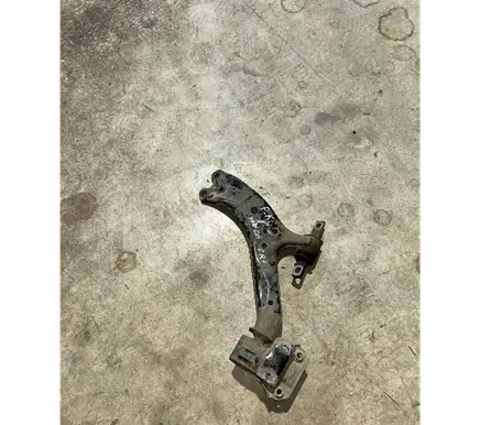 Honda CR-V Front lower control arm/wishbone