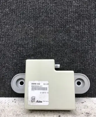 BMW 5 E60 E61 Antenna control unit 693502401
