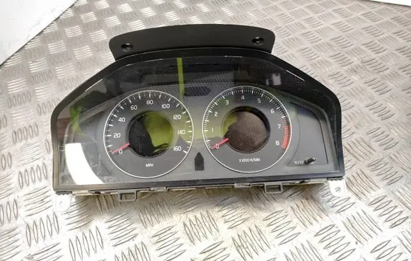 Volvo XC70 Speedometer (instrument cluster) 36000413 69199690U 31254537AA