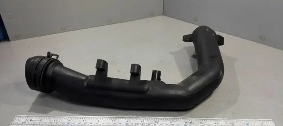 Mazda 626 Air intake hose/pipe RF4F13231